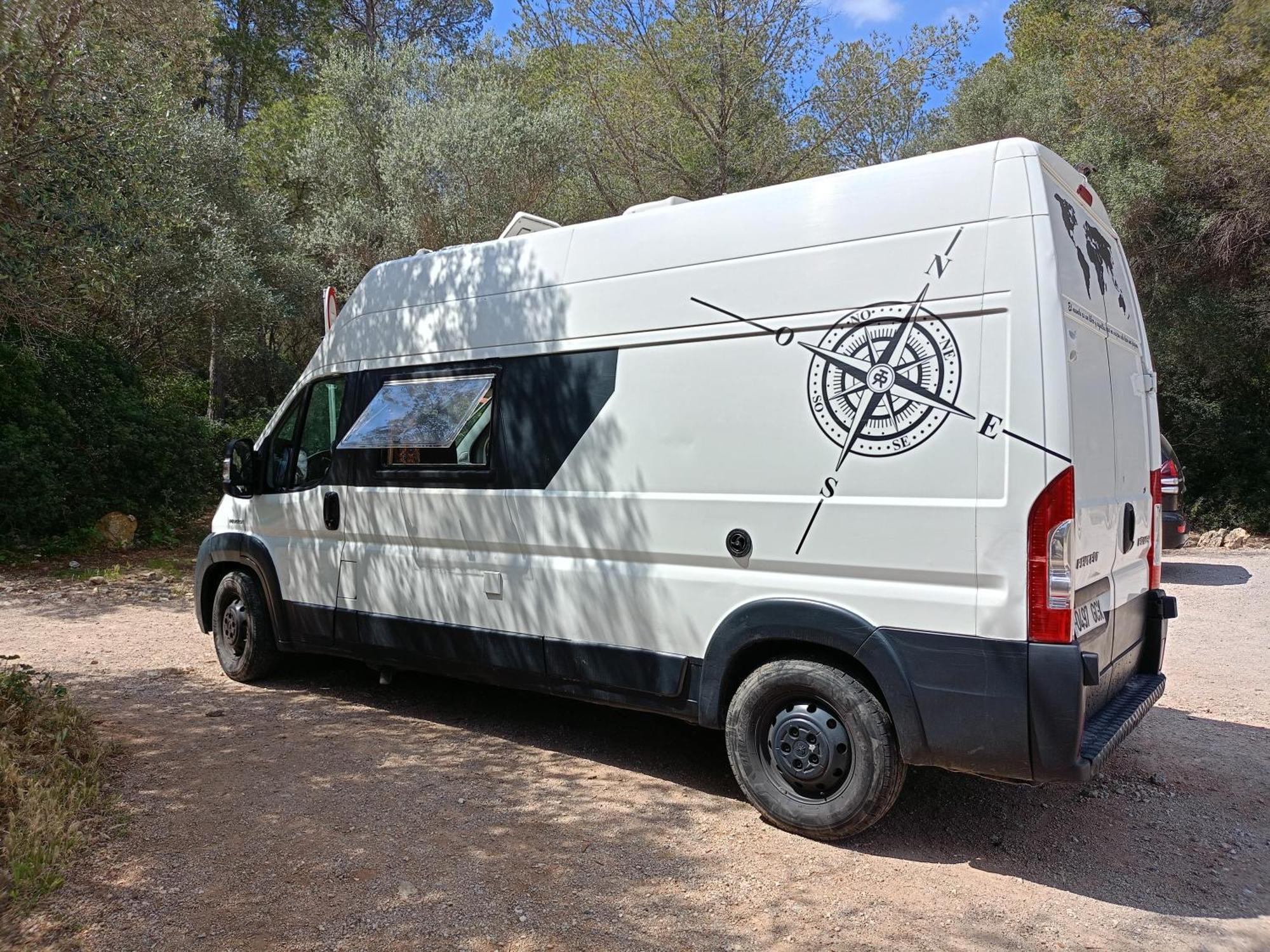 Campsite Furgoneta Camper Gran Volumen